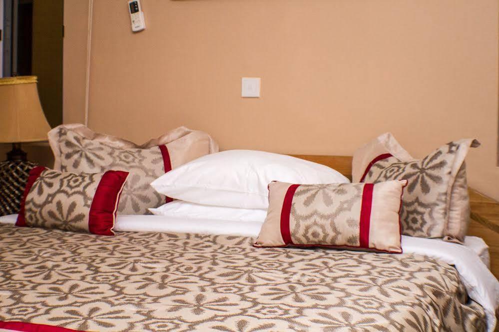 Alma House Hotel Акра Екстериор снимка